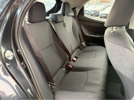 2023 Toyota Yaris 1.5 HYBRID..REAR CAMERA..APPLE CARPLAY €16,900 thumbnail