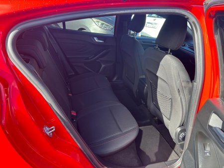 2019 Ford Focus - thumbnail 7