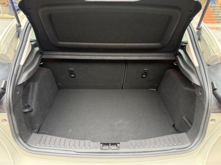 2016 Ford Focus - thumbnail 11