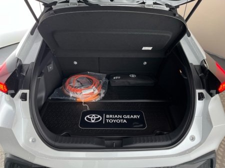 2025 Toyota C-HR C-HR PHEV SPORT+ €39,950 thumbnail