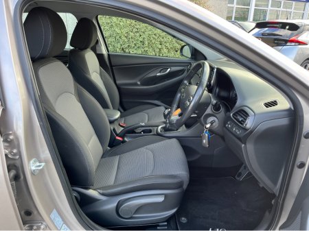 2019 Hyundai i30 DELUXE 1.0 PETROL //REVERSE CAMERA//CARPLAY// €14,950 thumbnail