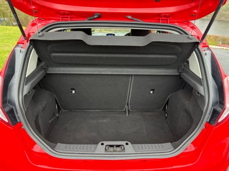 2016 Ford Fiesta - thumbnail 5