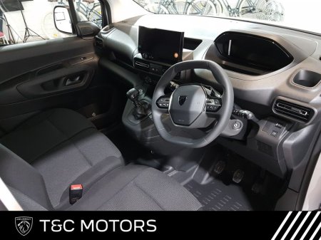 2025 Peugeot Partner Demo Model - *Price Ex VAT* PARTNER PRO PLUS 1.5 HDI 100 - 1,000KG, Remainder of 5 year warranty €21,134 thumbnail