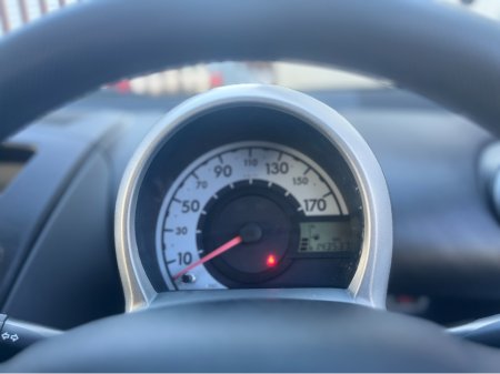 2011 Toyota Aygo - thumbnail 7