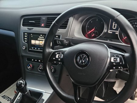 2017 Volkswagen Golf 1.6TDI 3DR 110HP Trendline €13,650 thumbnail