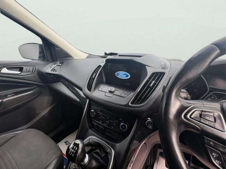 2017 Ford Kuga - thumbnail 2