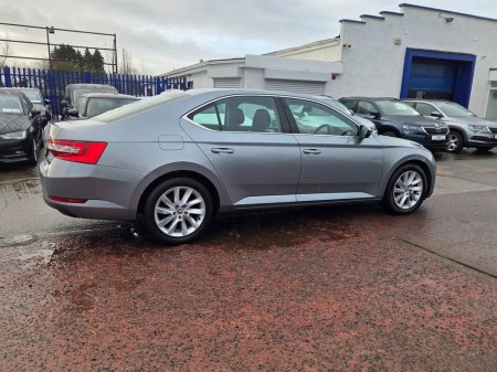 2019 Skoda Superb - thumbnail 9