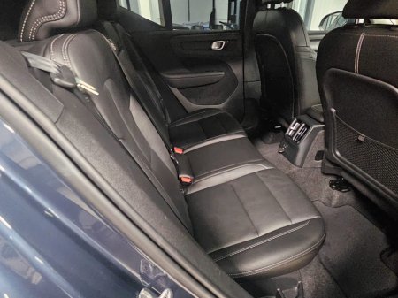 2021 Volvo XC40  €26,950 thumbnail