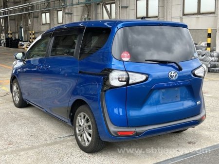 2016 Toyota Sienta  €11,999