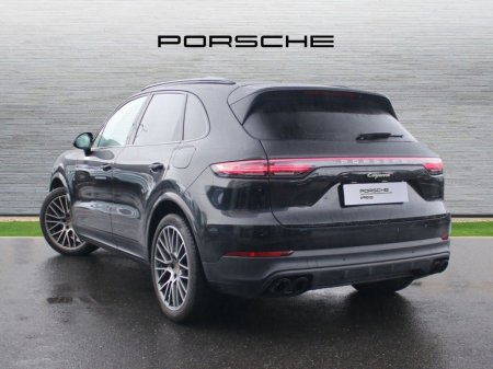 2023 Porsche Cayenne E-Hybrid Platinum Edition €77,000
