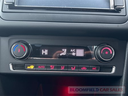 2017 Volkswagen Polo 1.2 , AUTO // EXTREMELY LOW MILEAGE €13,950 thumbnail