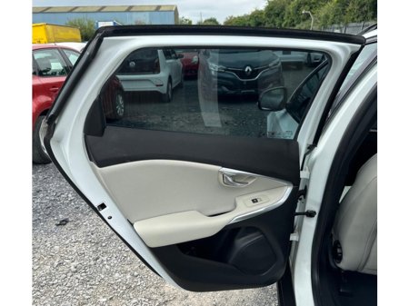 2015 Volvo V40 Cross Country D4 2.0L DIESEL AUTOMATIC(2293) €12,995 thumbnail