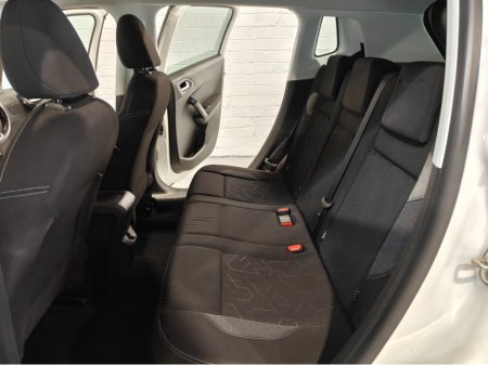 2019 Peugeot 2008 - thumbnail 24