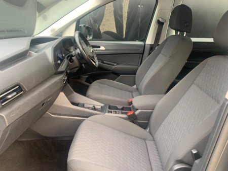 2023 Volkswagen Caddy Maxi LIFE 2.0 TDI DSG 7 SEATER // GREAT CONDITION // ONE OWNER // DOCUMENTED SERVICE HISTORY // 02/27 NCT AND €210 ROAD TAX // €38,950 thumbnail