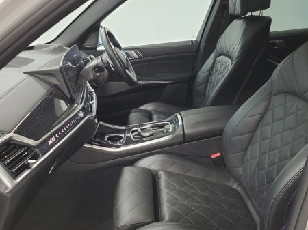 2024 BMW X5 xDrive50e M Sport €90,975 thumbnail