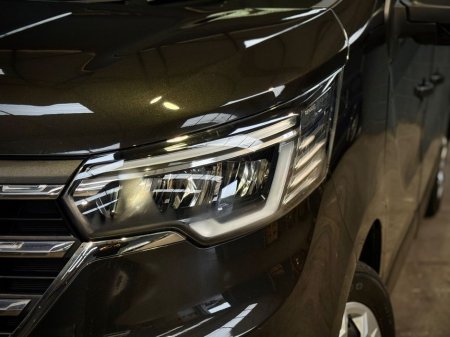 2023 Renault Trafic LL30 BUSINESS PLUS DC // LOW MILEAGE // VAT INVOICE // €20,950 thumbnail