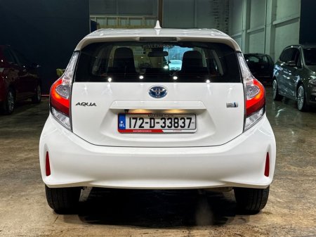 2017 Toyota Aqua - thumbnail 4