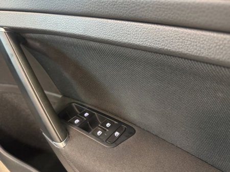 2016 Volkswagen Golf - thumbnail 12