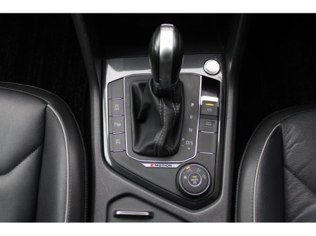 2019 Volkswagen Tiguan - thumbnail 19