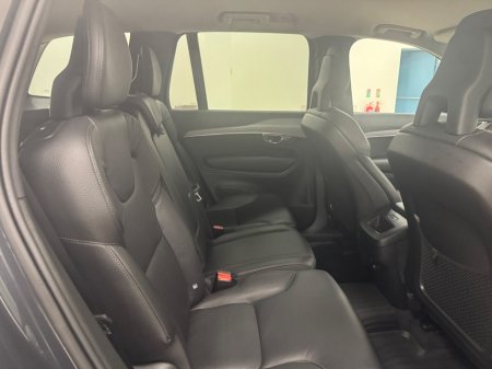 2020 Volvo XC90 B5 (235hp) AWD Momentum Auto thumbnail