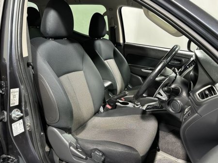 2020 Mitsubishi L200 2.3 Warrior Automatic €24,500 thumbnail