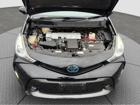 2018 Toyota Prius - thumbnail 19
