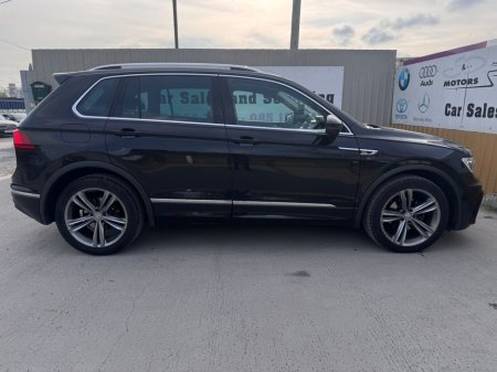 2018 Volkswagen Tiguan - thumbnail 2