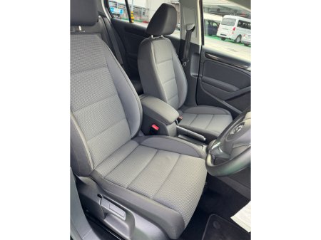 2010 Volkswagen Golf  €7,950 thumbnail