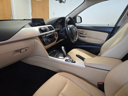 2017 BMW 3 Series - thumbnail 8