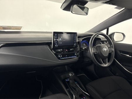 2021 Toyota Corolla HYBRID LUNA**TOUCHSCREEN BLUETOOTH MEDIA**REVERSE CAMERA**PARKING SENSORS**DUAL CLIMATE**CRUISE CONTROL**MULTIFUNCTIONAL STEERING WHEEL**AIR CONDITIONING**ISOFIX**FINACE AVAILABLE** €21,995 thumbnail