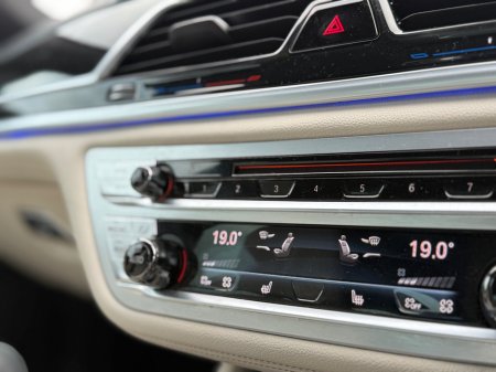 2020 BMW 7 Series - thumbnail 20