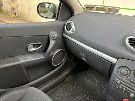 2010 Renault Clio 1.2 petrol 5 door €2,950 thumbnail