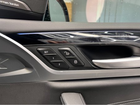 2020 BMW X3 2020 BMW X5XDRIVE 30E M-SPORT EDITION JOY 2.0 AUTOMATIC / CRUISE CONTROL / 360° PARKING CAMERA / ELECTRIC MEMORY HEATED FRONT & REAR SEATS / PANORAMIC SUNROOF / PADDLE SHIFTERS / APPLE CARPLAY thumbnail