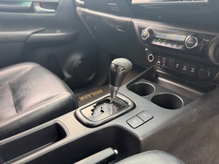 2018 Toyota Hilux - thumbnail 12