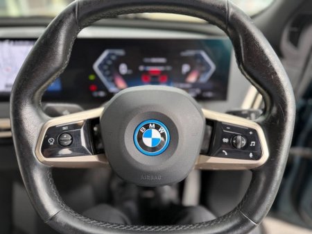 2022 BMW iX - thumbnail 17