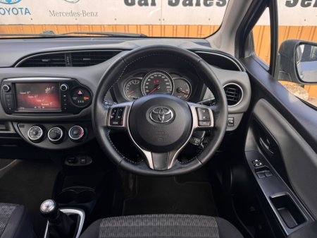 2016 Toyota Yaris - thumbnail 17