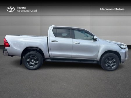 2024 Toyota Hilux - thumbnail 3