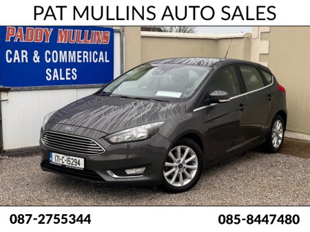 2017 Ford Focus - thumbnail 2