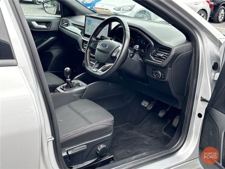 2024 Ford Focus 1.0T MHEV ST LINE 125PS €26,800 thumbnail