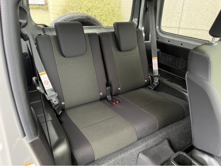 2024 Suzuki Jimny SIERRA 4 SEAT MANUAL 1.5 PETROL //LOW MILES//HIGH SPEC//HEATED SEATS//CRUISE CONTROL//KEYLESS ENTRY//REVERSE CAMERA// thumbnail