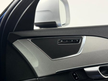 2017 Volvo XC90 R-DESIGN GT D4 *7 SEATER* €31,990 thumbnail