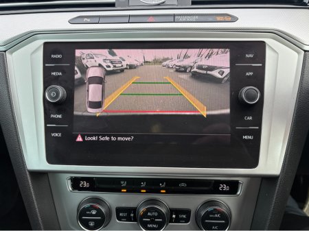 2018 Volkswagen Passat - thumbnail 8