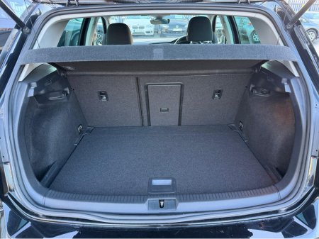 2017 Volkswagen Golf 1.2 TSI COMFORTLINE AUTO €17,450 thumbnail