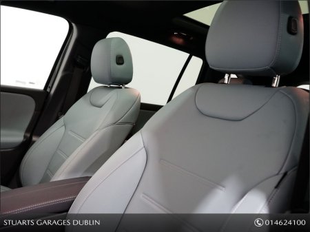 2025 Mercedes-Benz EQB EQB 300 4Matic AMG LINE PREMIUM PLUS *7 SEATER*: SLIDING DOUBLE SUNROOF, KEYLESS ENTRY, HEADS UP DISPLAY, ELECTRIC MEMORY SEATS, 360 CAMERAS €53,945 thumbnail