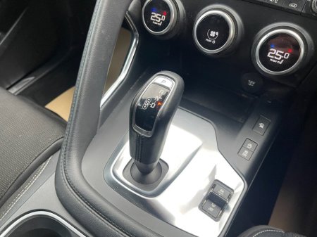 2018 Jaguar E-Pace 2.0 D180 R-Dynamic SUV 5dr Diesel Auto AWD Euro 6 (s/s) (180 ps) thumbnail
