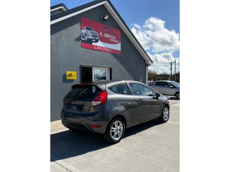 2016 Ford Fiesta - thumbnail 6