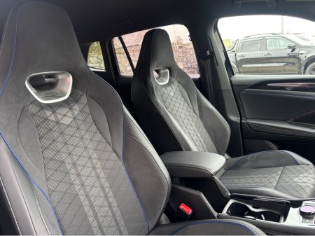 2025 Volkswagen Tiguan R-LINE ETSI S-A TSI DSG €49,900 thumbnail