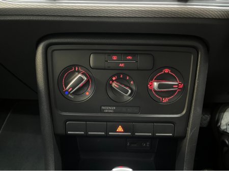 2016 Volkswagen Beetle - thumbnail 13