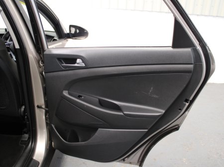 2017 Hyundai Tucson - thumbnail 28