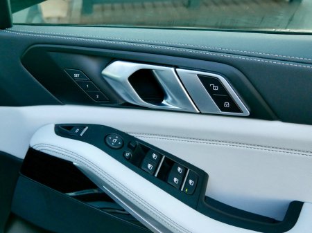 2025 BMW X5 xDrive50e M Sport €99,950 thumbnail